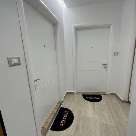 Studio City Center Tiranë Luaran gambar