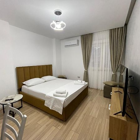 Studio City Center Tiranë Luaran gambar
